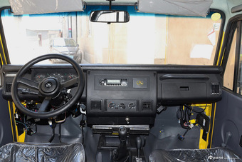 2016款BJ 212 2.0L手动方门四驱豪华型 国V图片