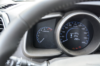 2016款长安CX70 1.6L手动舒适型