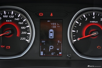 2018款东南DX3 1.5L手动户外版尊贵型