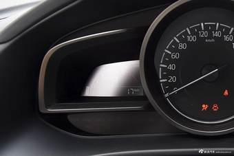 2018款马自达CX-4 2.0L自动两驱蓝天品位版