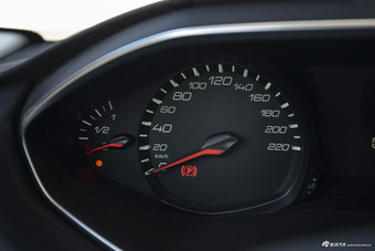 2016款标致308 1.6L手动时尚版