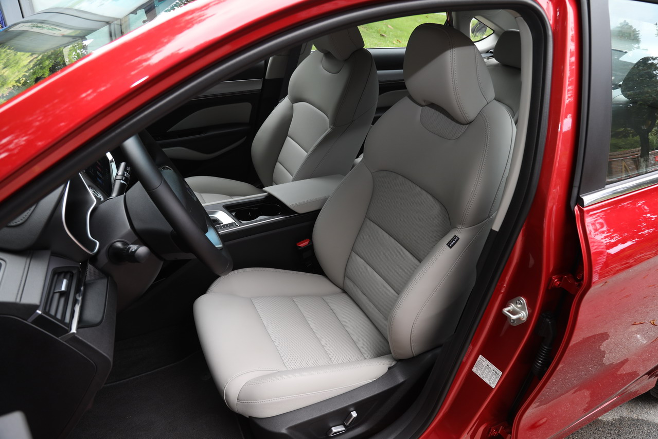 2018款吉利缤瑞1.0T自动缤耀版200T 