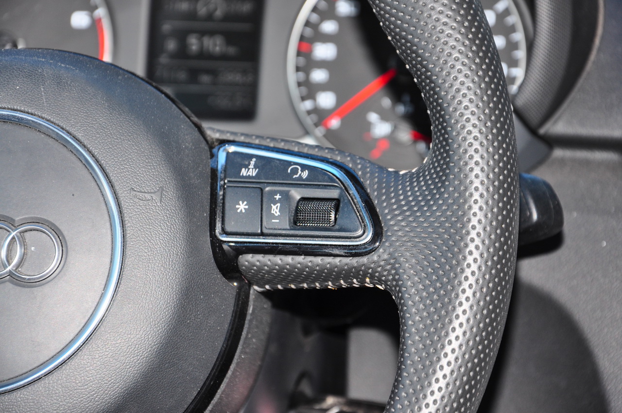 2016款奥迪A1 1.4T 自动30TFSI Sportback S Line运动版