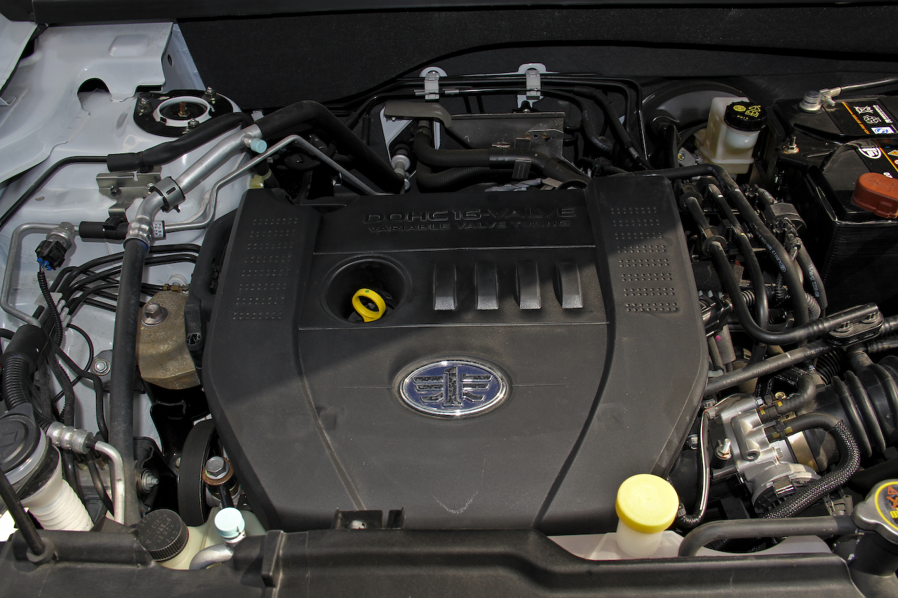 2017款奔腾X80 2.0L自动技术型