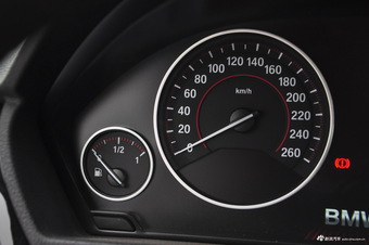 2017款宝马3系2.0T自动M运动型320Li