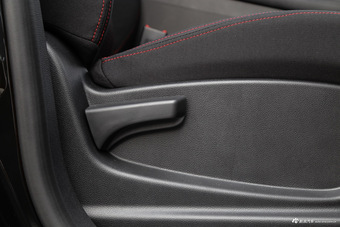 2017款宝骏560 1.5T 手动舒适型7座 