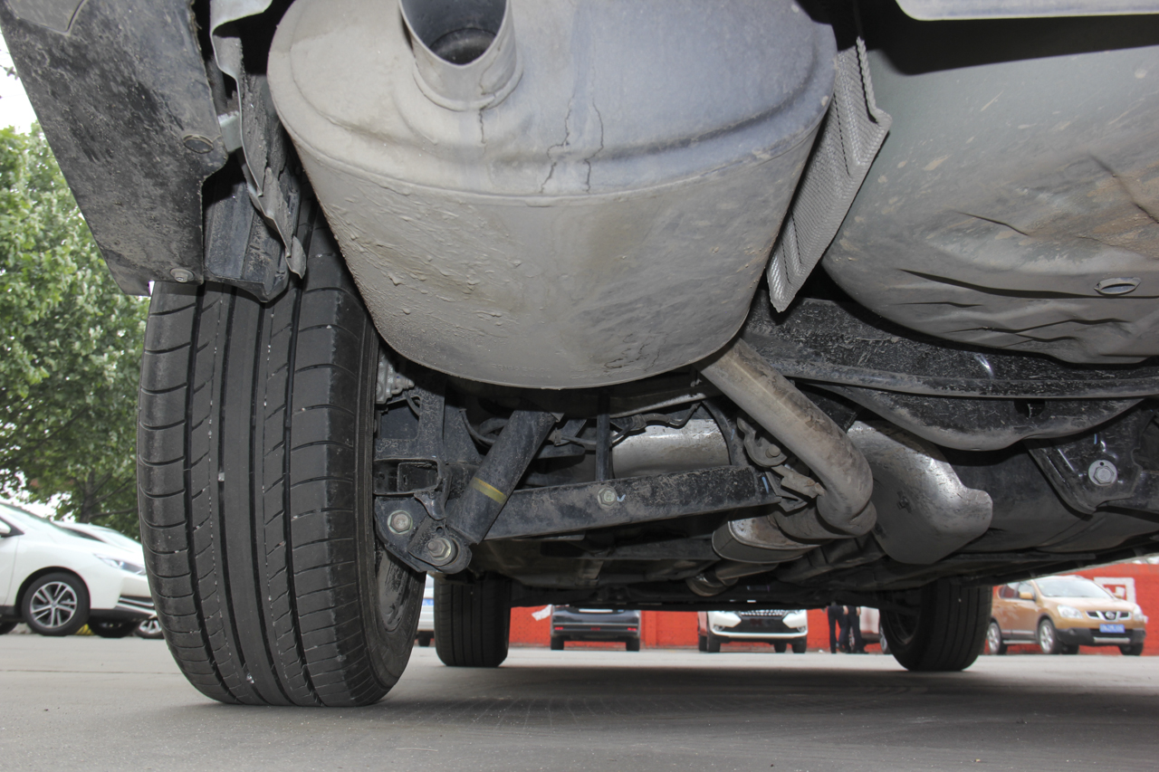 2018款启辰T70 2.0L自动睿享运动版