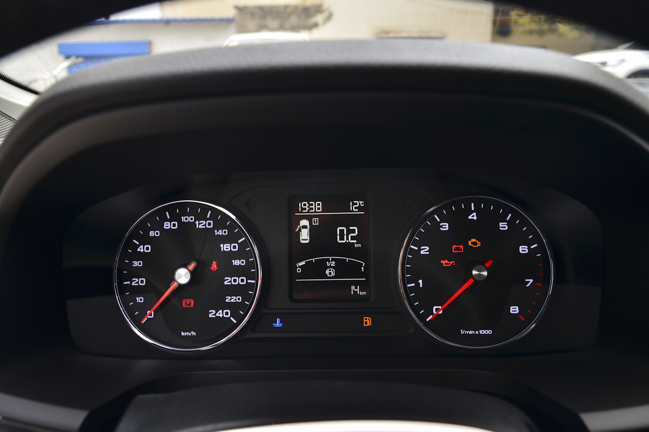 2017款荣威i6 1.0T手动豪华版16T