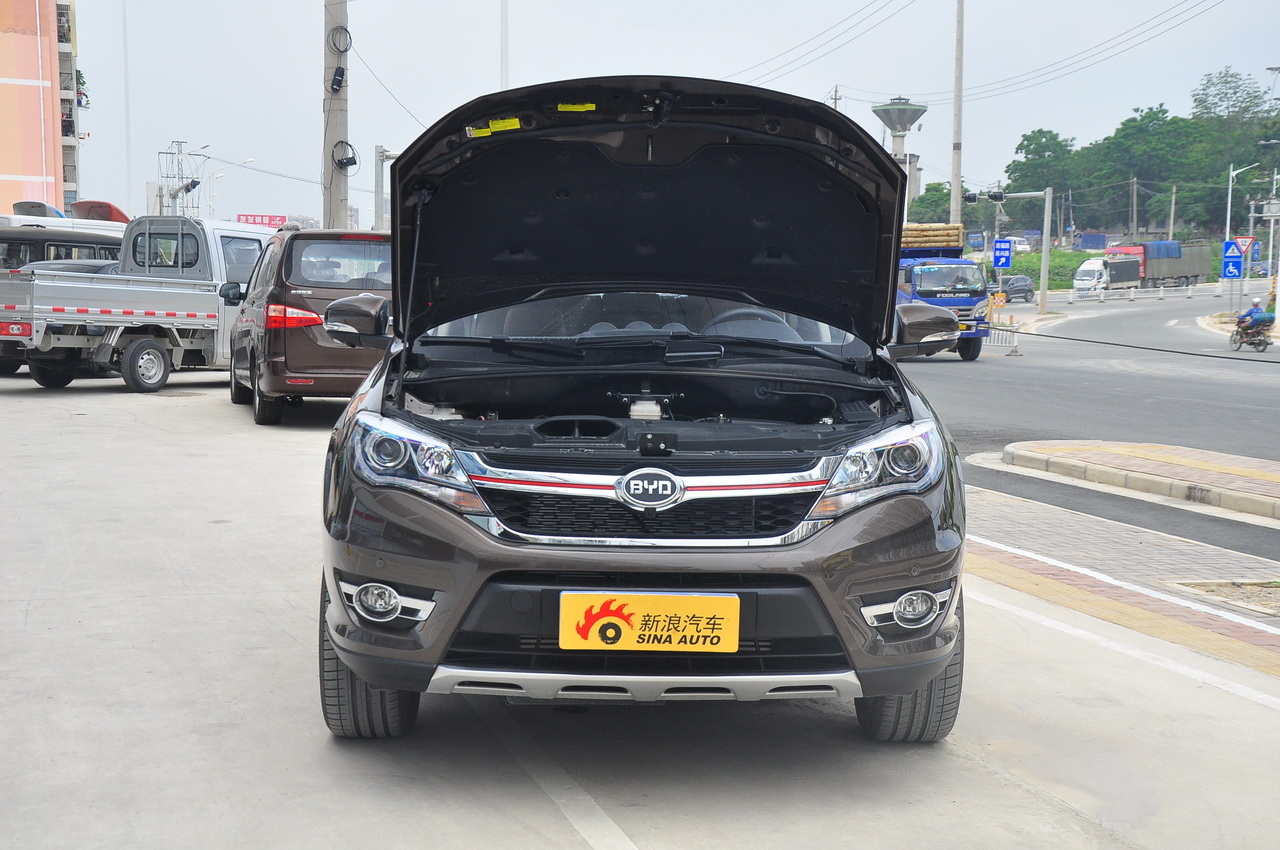 2017款比亚迪S7  2.0T自动尊贵型图片