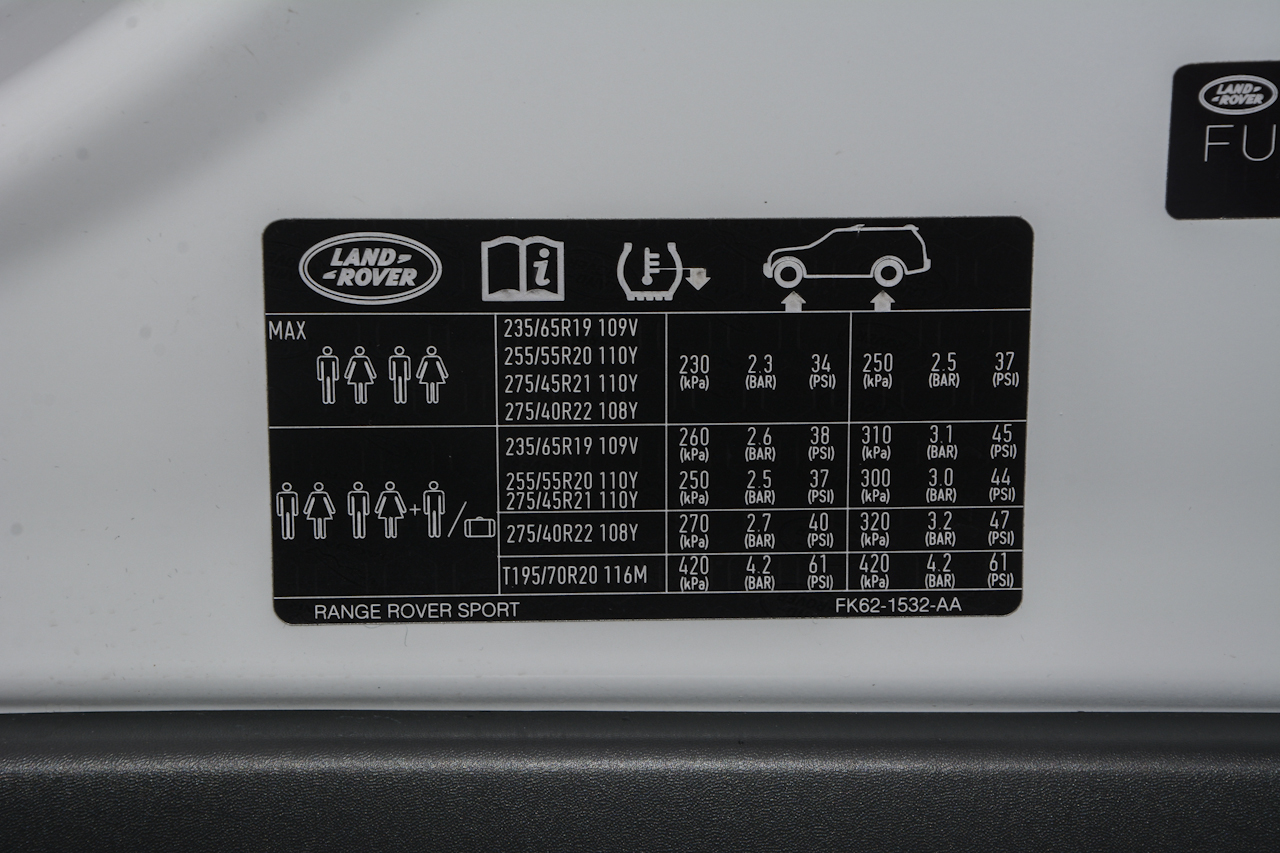 2017款揽胜运动版3.0自动V6 SC HSE Dynamic