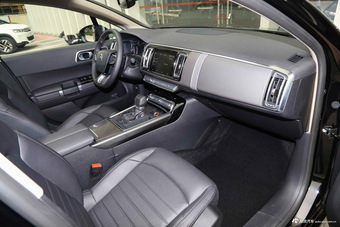 2017款雪铁龙C6 1.8T自动豪华型