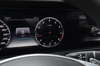 2018款奔驰E级改款2.0T自动 300L 运动豪华型