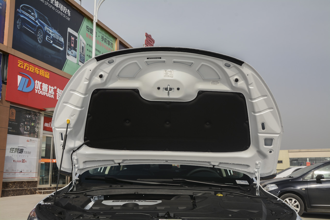 2018款吉利帝豪GL 1.8L手动精英智联型