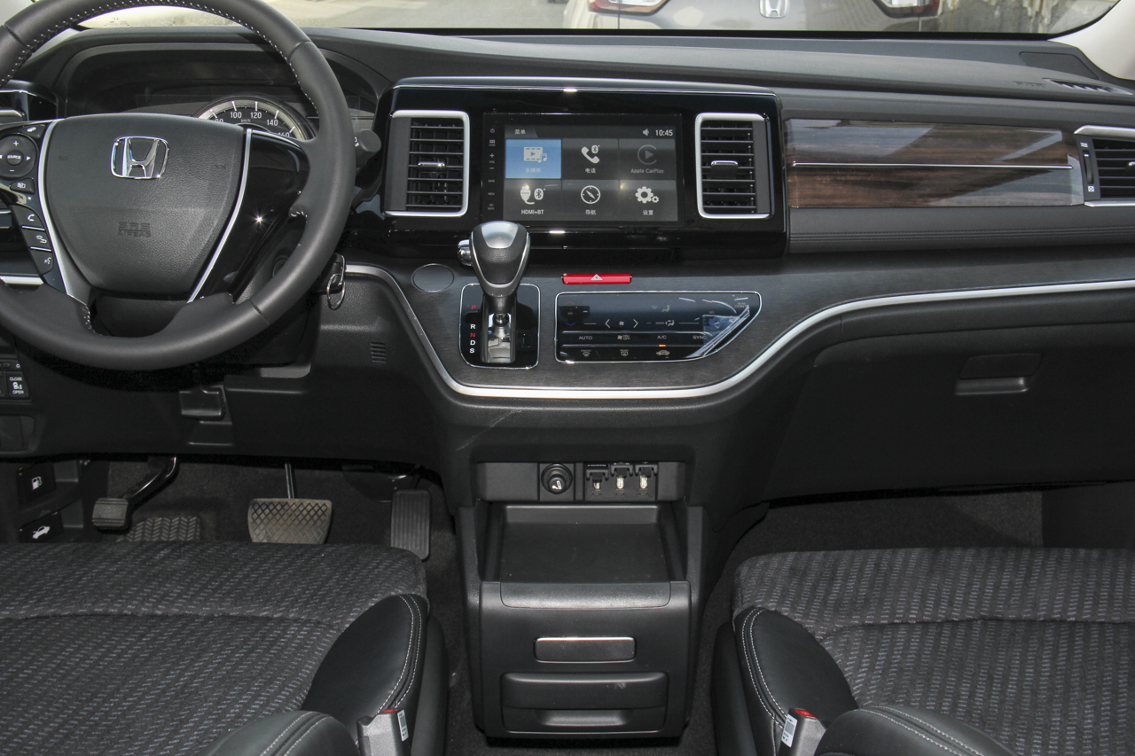 2016款艾力绅2.4L自动经典版