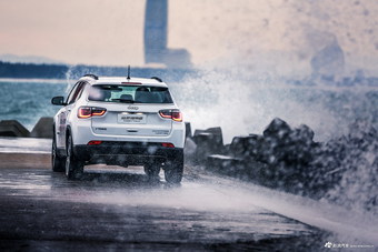 2017款指南者官方图