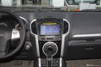 2017款五十铃mu-X 2.5T自动四驱尊享型7座