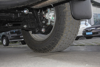 2017款五十铃mu-X 2.5T自动四驱尊享型7座