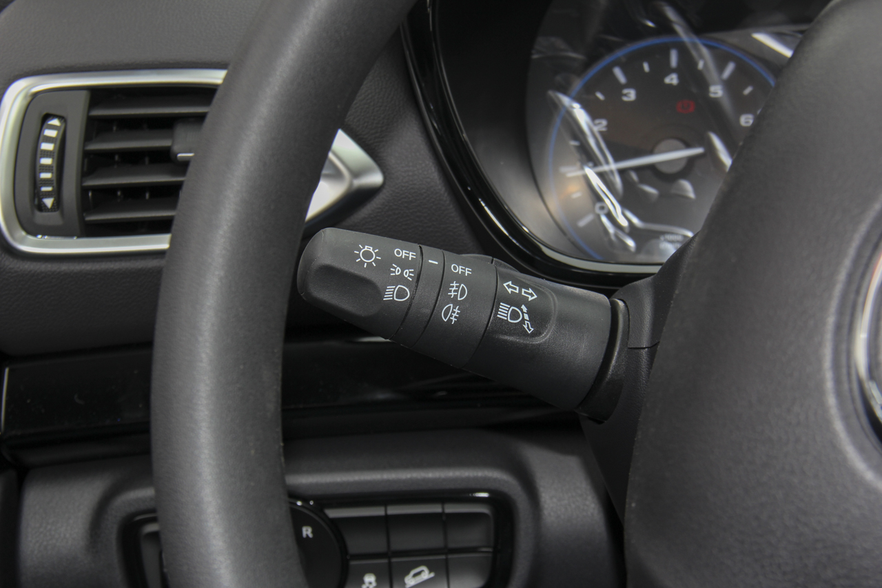 2018款传祺GS4 1.3T手动两驱精英版200T