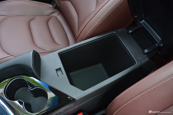 2017款宝骏560 1.5T DCT旗舰型