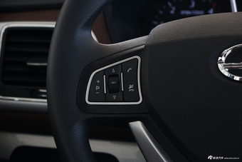 2018款领主2.5T手动柴油超享版两驱舒适型标双SD4V25R-100