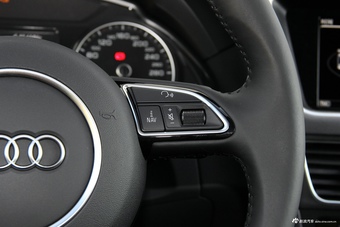 2017款奥迪Q5 2.0T自动40TFSI豪华型（白）