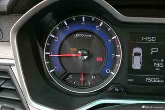 2017款吉利远景X3 1.5L自动尊贵型