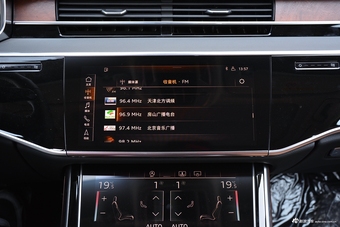 2018款奥迪A8L 3.0T自动55 TFSI quattro尊贵型