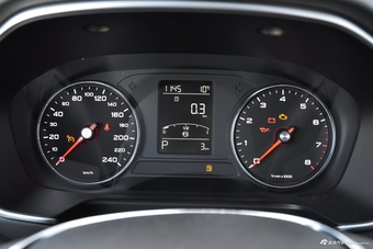 2018款荣威RX5 1.5T 20T自动两驱Ali智联网铂金版