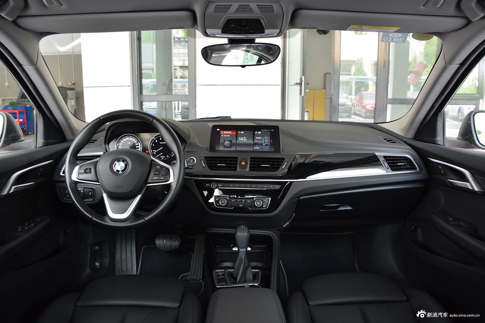 2018款宝马1系118i自动运动型