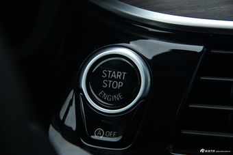 2018款宝马5系2.0T自动530Li尊享型豪华套装