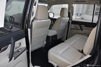 2016款帕杰罗3.5L中东版