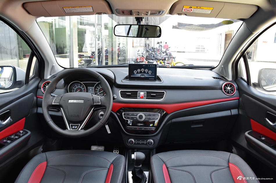 2017款哈弗H1蓝标1.5L AMT尊贵型