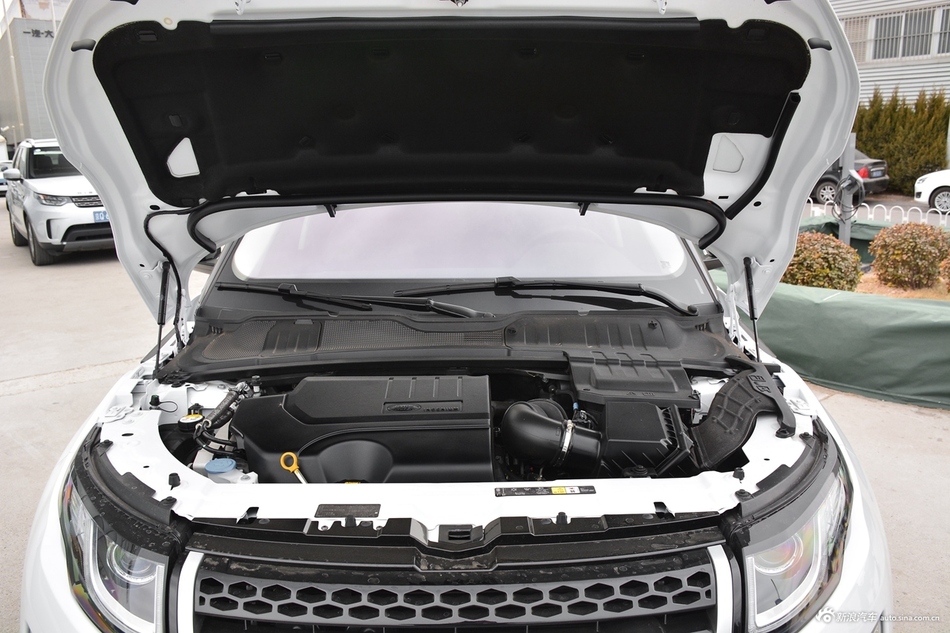 2018款揽胜极光2.0T自动致动版240PS