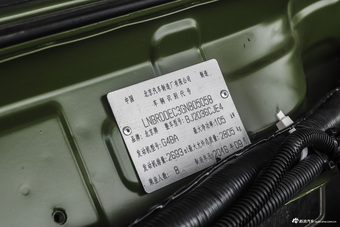 2013款 勇士 2.7L 三门四驱汽油版