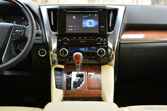 2018款埃尔法3.5L自动尊贵版