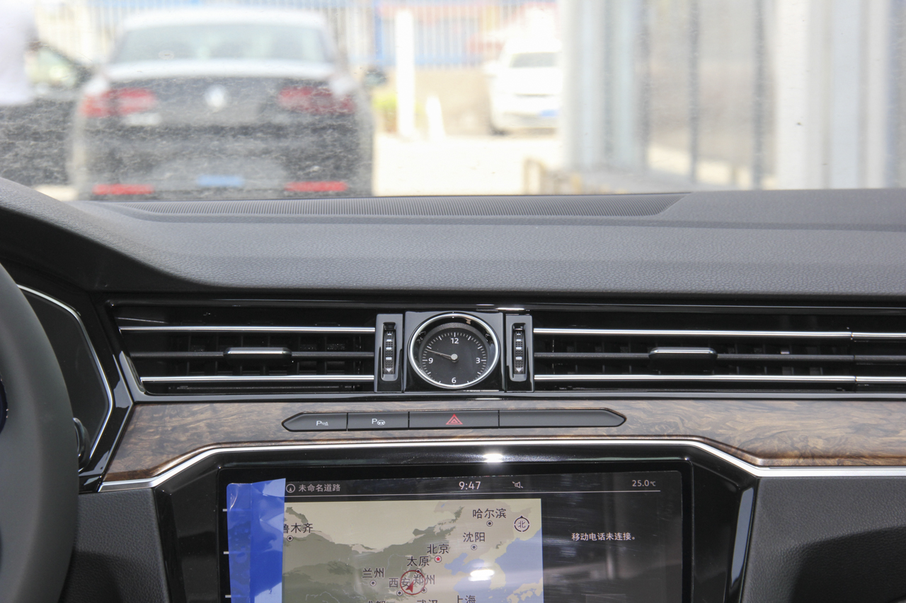 2018款迈腾1.8T自动330TSI DSG尊贵型