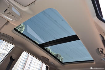 2017款宝骏560 1.5T DCT旗舰型7座