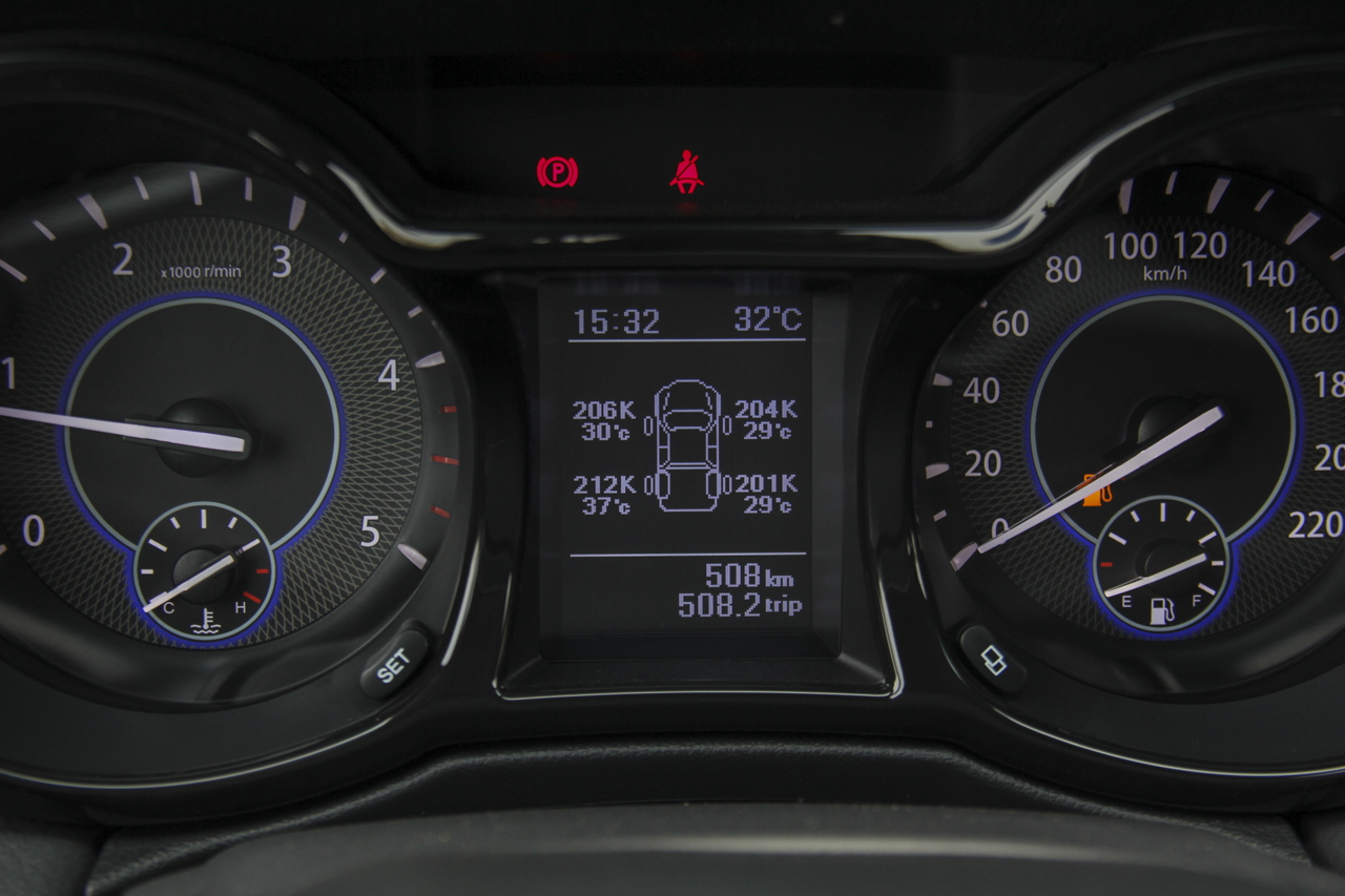 2017款域虎7 2.4T手动柴油四驱豪华版JX4D24A5L