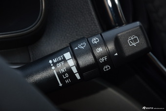 2016款长安CX70 1.6L手动豪华型