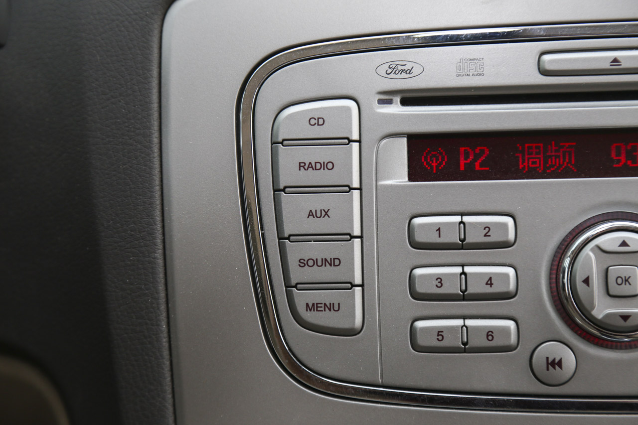 2013款福克斯两厢经典1.8L自动时尚型