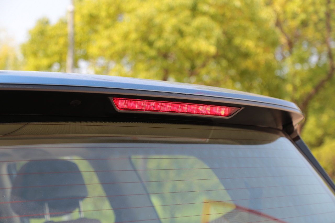 2017上汽大通D90 2.0TGI自动四驱高配版