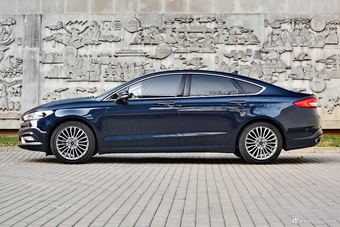 2017款蒙迪欧2.0T自动旗舰型