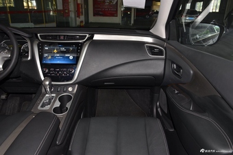 2019款楼兰2.5L自动S/C XE HEV四驱混动智联尊尚版