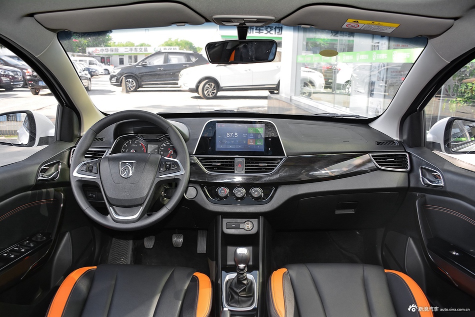 2017款宝骏310 1.5L手动豪华型