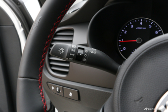 2018款起亚KX CROSS 1.6L自动灵动天窗版