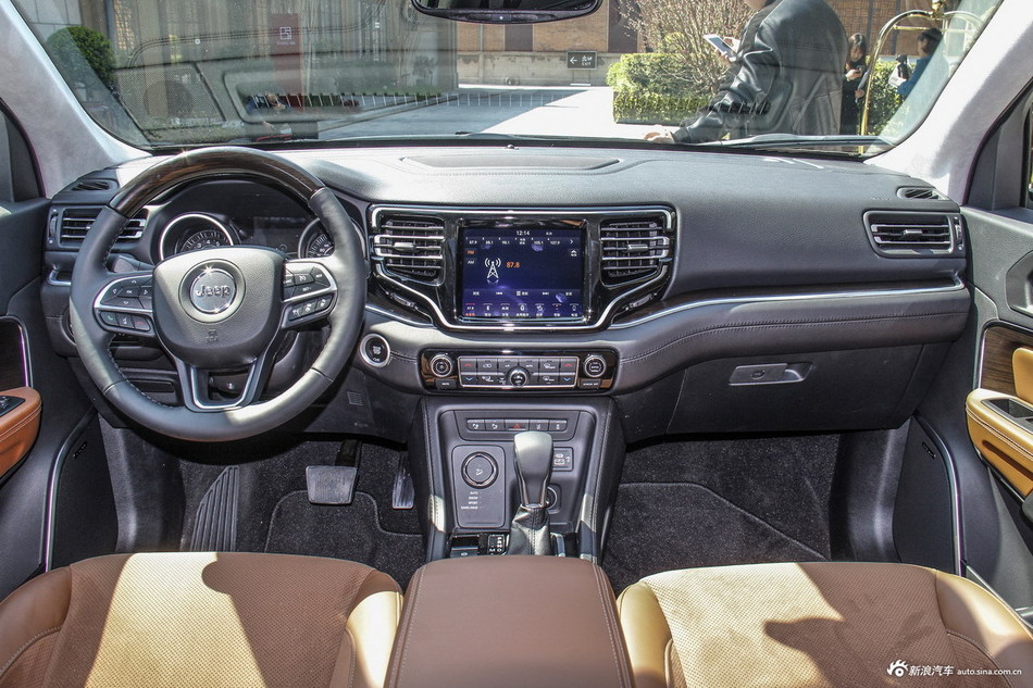 2018款大指挥官2.0T自动四驱御享版