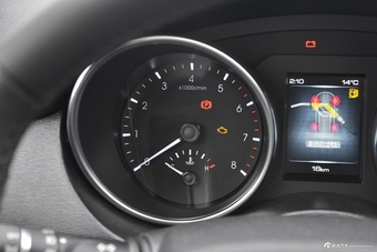 2017款哈弗H6 Coupe 2.0T手动两驱都市型红标