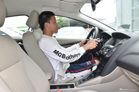 2017款福克斯三厢1.6L自动舒适型智行版