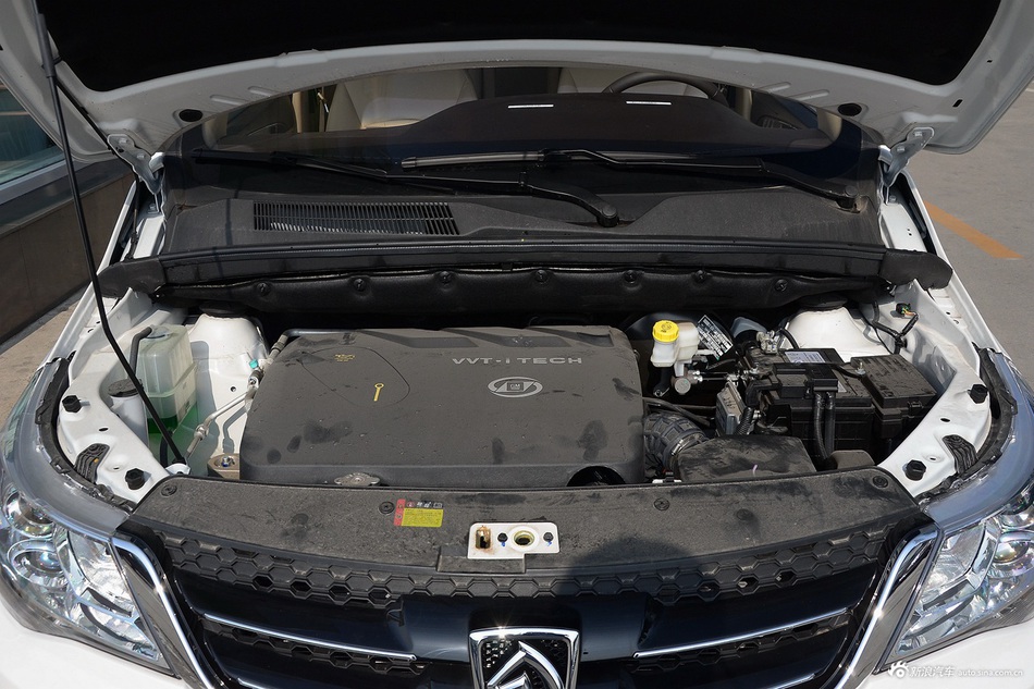 2016款宝骏730 1.8L AMT智能手动7座豪华型 7座