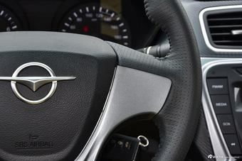 2015款海马福美来1.6L手动品尚型